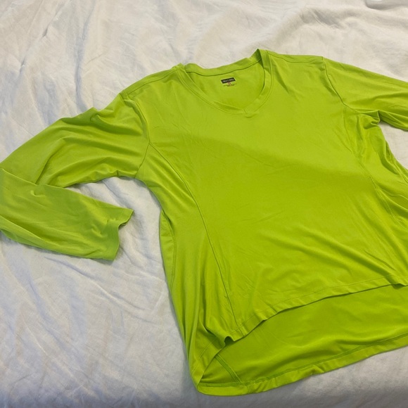 Alex + Abby long sleeve top
High low hem - Picture 1 of 3